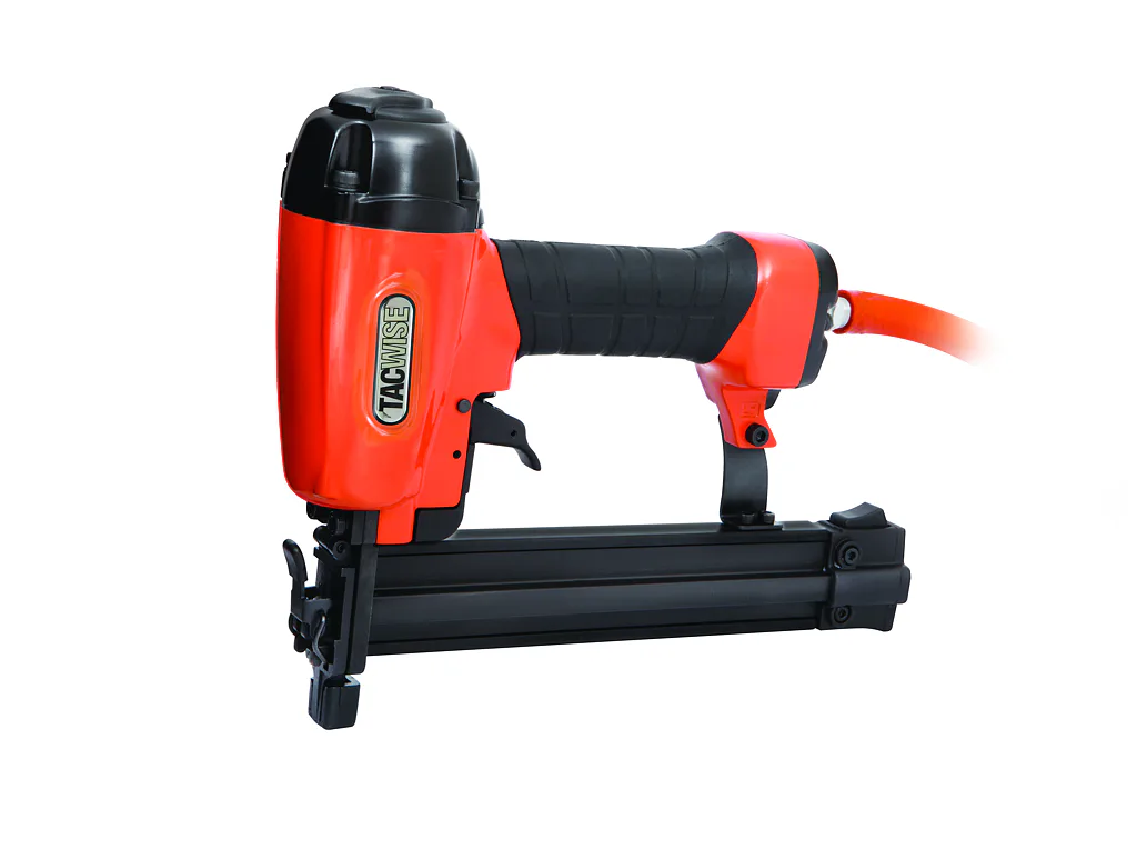 Pneumatická bradovačka TACWISE - brady typu 12 délky 10 - 32 mm
